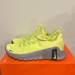 Nike Free Metcon 6 in Lemon Twist